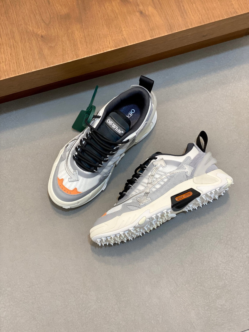 Off-White ODSY